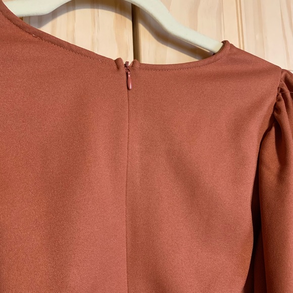 This is the perfect family portrait top for anyone - Picture 6 of 6